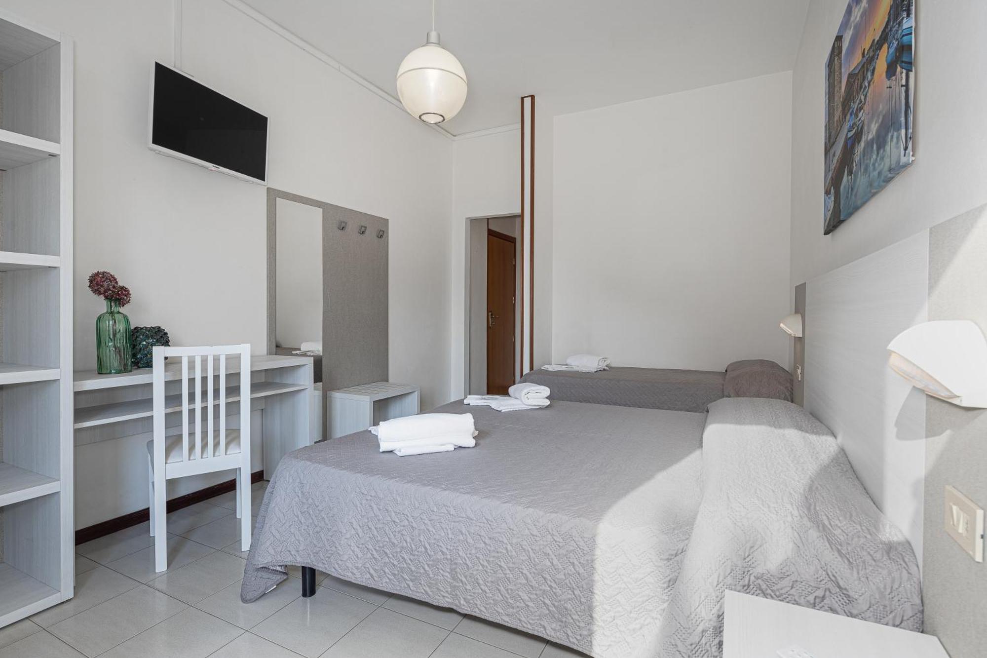 Hotel Astrid Cervia Exterior photo