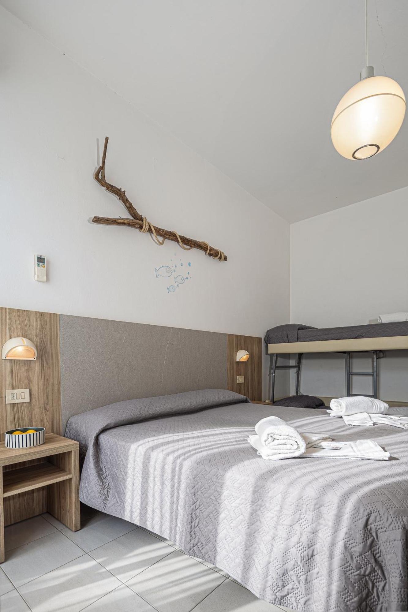 Hotel Astrid Cervia Exterior photo