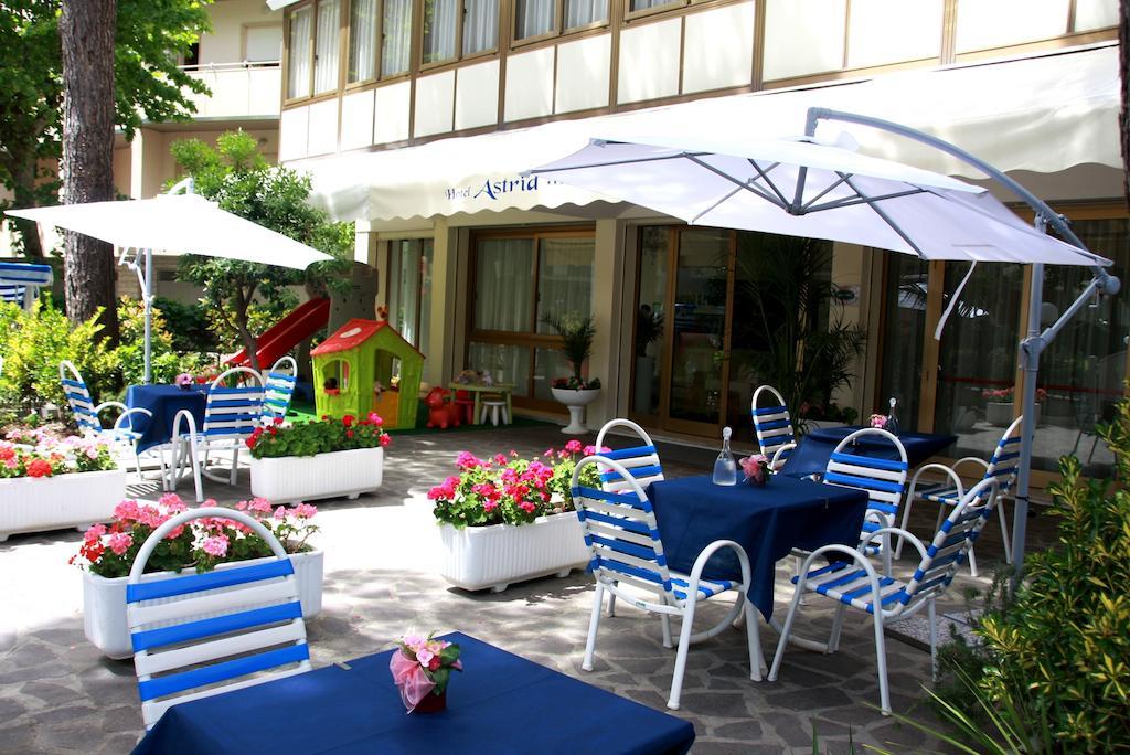 Hotel Astrid Cervia Exterior photo