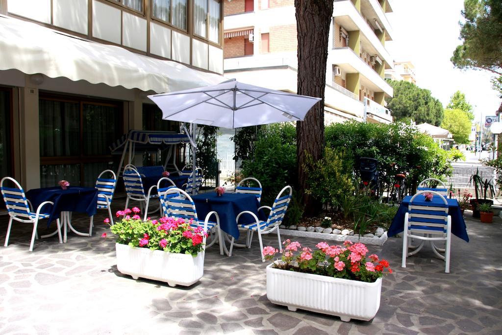 Hotel Astrid Cervia Exterior photo