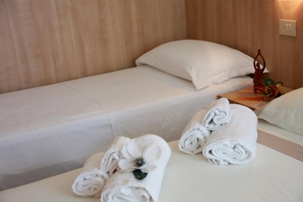 Hotel Astrid Cervia Exterior photo