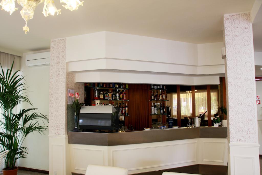 Hotel Astrid Cervia Exterior photo