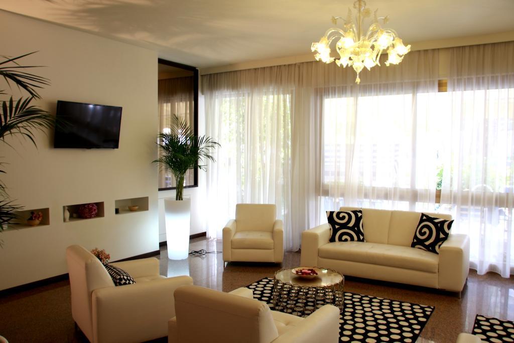 Hotel Astrid Cervia Exterior photo